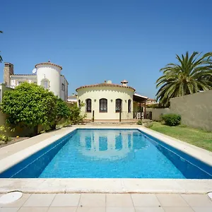 Casa Fluvia , Ampuriabrava España